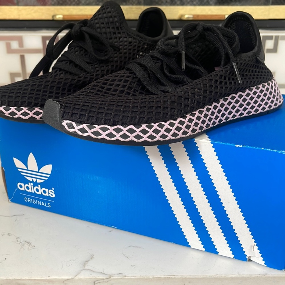 Adidas Deerupt Black and Purple Sneakers